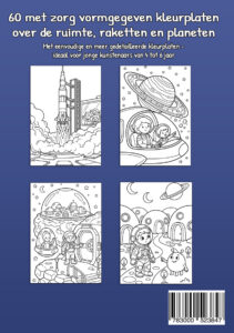 Donkerblauwe achterkant van een kleurboek met vier voorbeeldkleurplaten: een raketlancering, twee astronauten in een ruimtevaartuig bij een planeet met ringen, een maanbasis en een astronaut met een buitenaards wezen in een ruimtedorp.